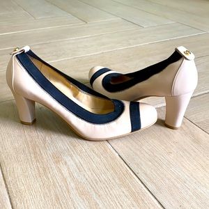 Stuart Weitzman Size 8 Nude and Black Pump